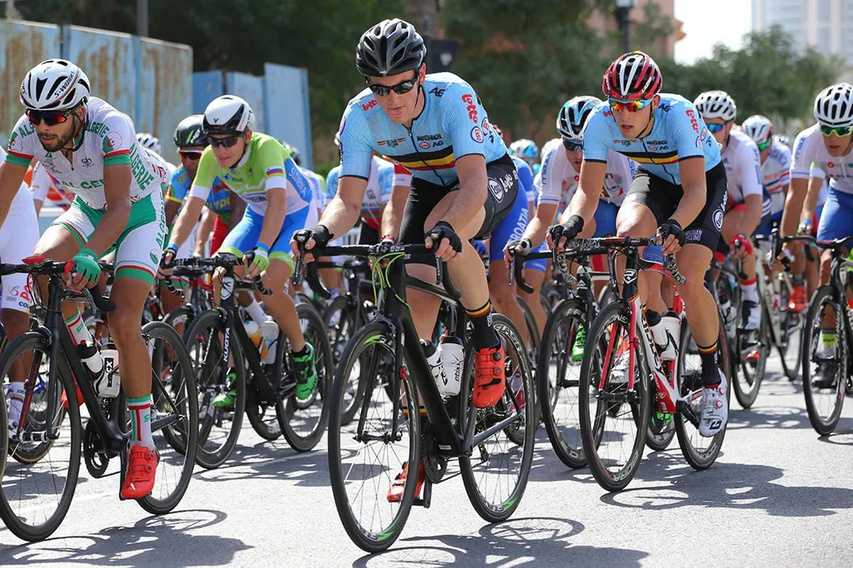 Straight-Pull vs. J-Bend Spokes - The Ultimate Guide to Strength, Weight & Maintenance